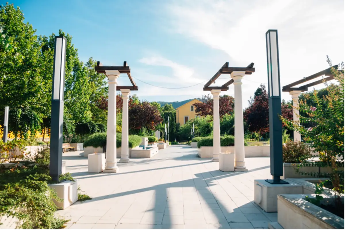 Mostar İspanyol Meydanı